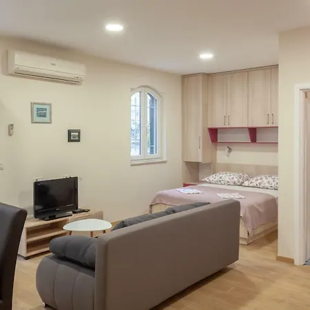 Apartment Beach Vito & Cvita *